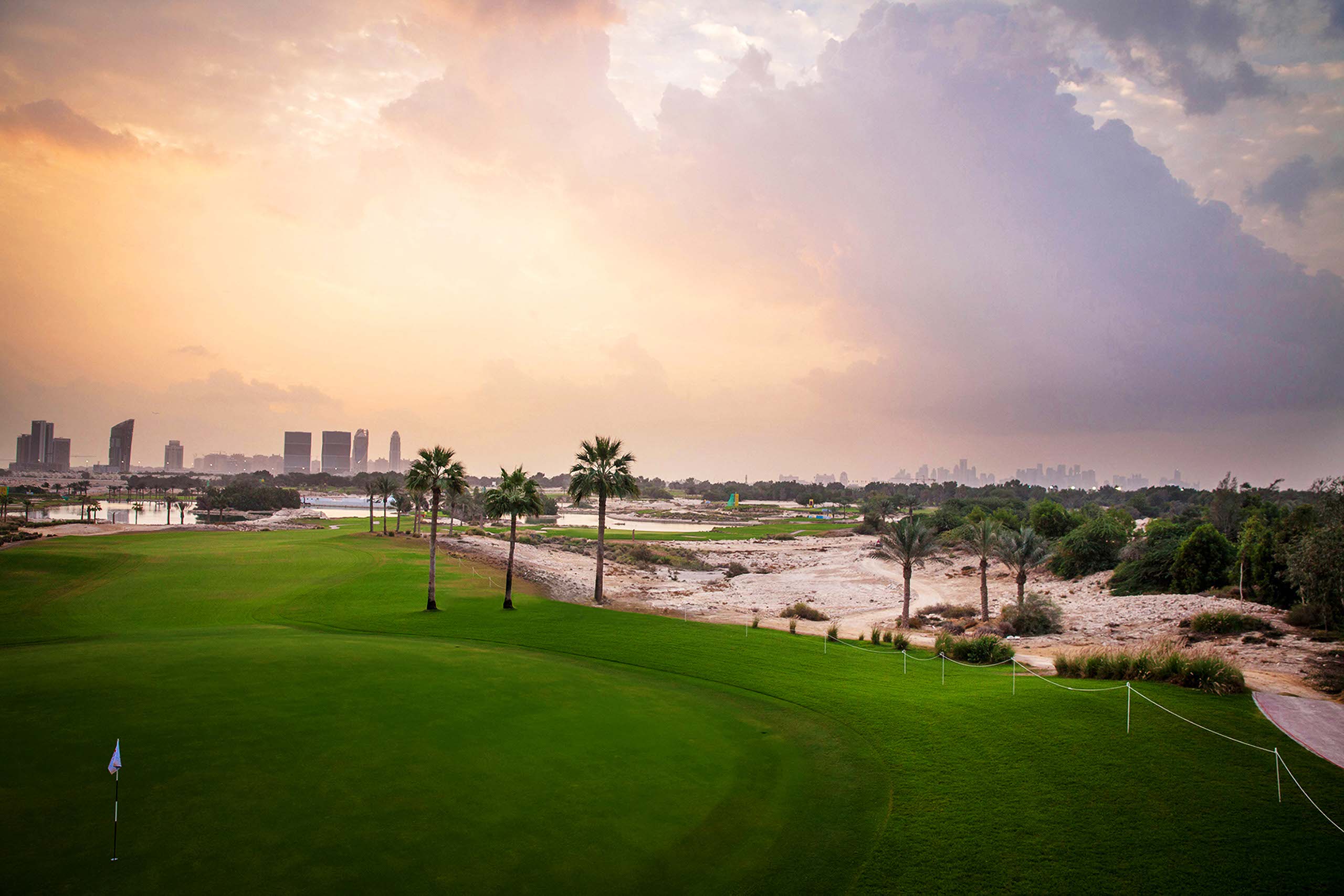 visit qatar golf